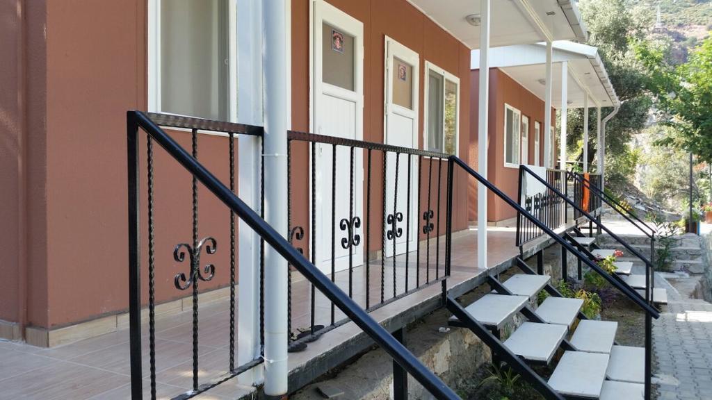 George House Bed & Breakfast ฟารัลยา ภายนอก รูปภาพ